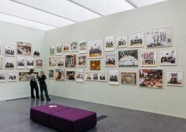 Einblick in die Ausstellung „A Painting for a Family Dinner” von Alina und Jeff Bliumis im Museum Ostwall im Dortmunder U. Daniel Sadowski Fotograf