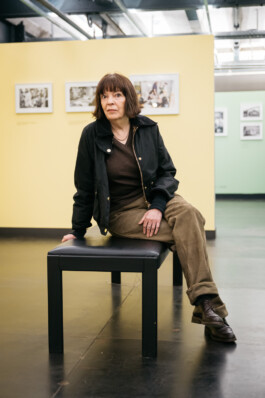 Portrait der Fotografin Brigitte Kraemer in ihrer Ausstellung im Ruhrmuseum, Essen Daniel Sadowski Fotograf