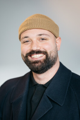 Portraitfoto: Cihan Tamti, Graphic Designer & Art Director Daniel Sadowski Fotograf